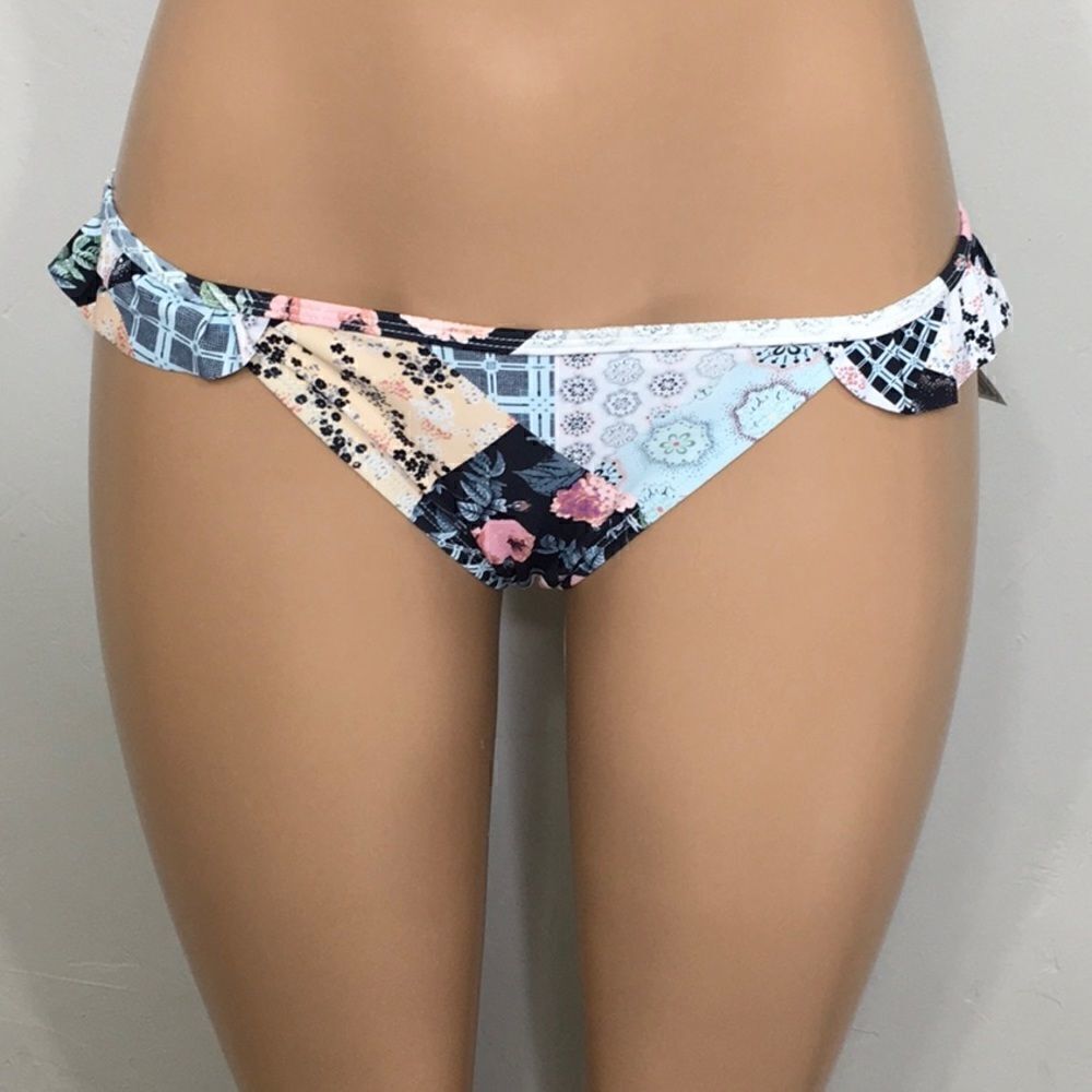 New. Floral patchwork ruffle bikini set. - Picture 4 of 9